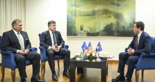 Gabriel Escobar: Amerika, BE-ja, NATO e të gjithë miqtë e Kosovës, e kanë të njëjtën kërkesë për qetësimin e situatës në veri