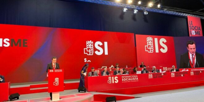 Kryeministri, Albin Kurti, gjatë qëndrimit në Spanjë ka marrë pjesë edhe në mbledhjen e Internacionales Socialiste