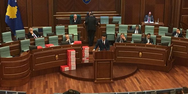 Disa nga diskutimet në Kuvend lidhur me miratimin e demarkacionit të kufirit të Kosovës me Malin e Zi