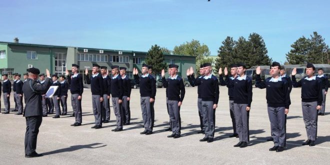 Gjenerata e re e kadetëve të FSK-së solemnisht ka dhënë betimin