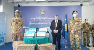 Ministria e Arsimit dhe Shkencës ka pranuar nga KFOR-i, italian një donacion prej 35 laptopëve për mësimin nga distanca