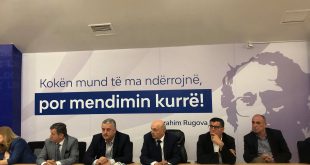 Isa Mustafa thotë se LDK po punon çdo ditë për t’i bërë votat për rrëzimin e qeverisë "Haradinaj"