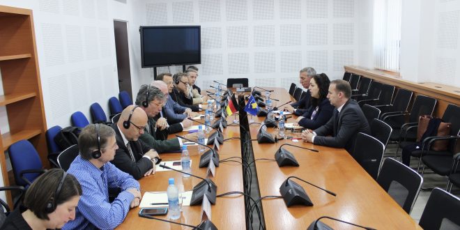 Deputetët e LDK-së: Vjosa Osmani, Anton Quni e Armend Zemaj takuan Komisionin e Mbrojtjes të Bundestag-ut gjerman