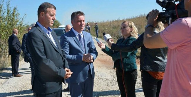 Ministri i Infrastrukturës Pal Lekaj vizitoi komunën e Kastriotit, dhe u prit nga kryetari Xhafer Gashi