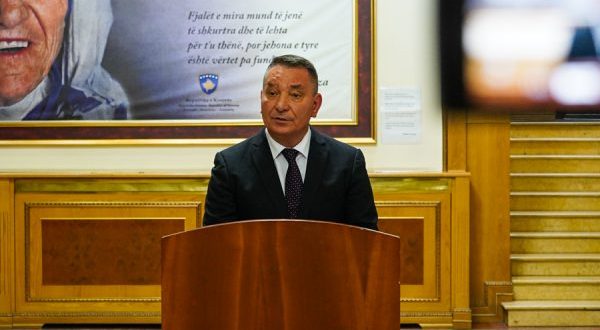 Pal Lekaj: AAK do ta bllokoj Kuvendin bashkë me veteranët nëse edhe ata nuk përfshihen në ligjin për pagën minimale prej 450 euro