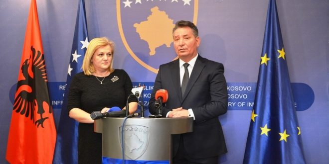 Ministri i Infrastrukturës, Pal Lekaj, priti në takim deputeten shqiptare në parlamentin e Kroacisë