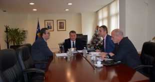 Ministri Lekaj u takua me Drejtorin e Përgjithshëm të Aviacionit Civil të Kosovës, Driton Gjonbalaj