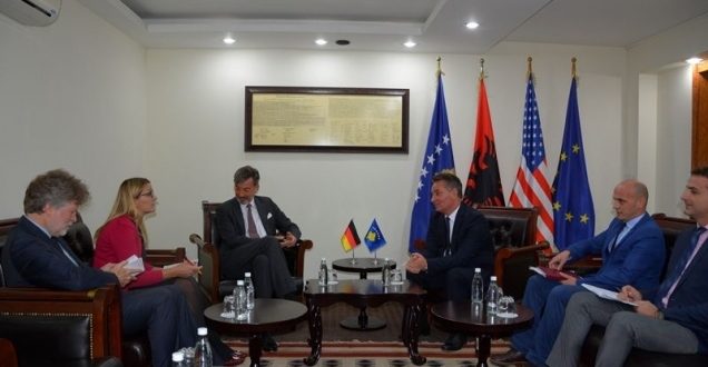 Ministri i Infrastrukturës, Pal Lekaj, priti ambasadorin gjerman në Kosovë, Christian Heldt