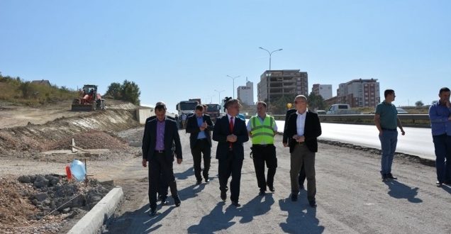 Ministri i Infrastrukturës, Pal Lekaj, inspektoi zhvillimin e punimeve të zgjerimit të rrugës në hyrje të Prishtinës