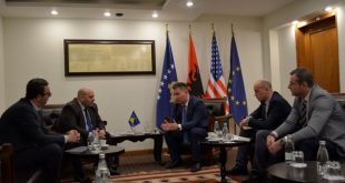 Ministri Lekaj priti në takim Konsullin e Nderit të Kosovës në Vjenë, David Ungar-Klein