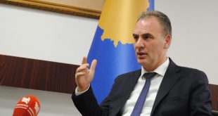 Zëvendëskryeministri Limaj, thotë se taksa ndaj Serbisë hiqet atëherë kur të pushojnë arsyet e vendosjes se saj
