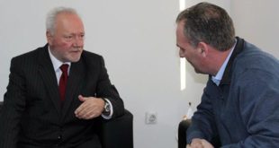Fatmir Limaj bisedoi me mbasadorin e Malit të Zi në Kosovë, Ferhat Dinosha