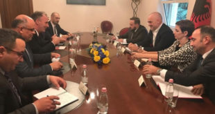 Zëvendëskryeministri i Kosovës Limaj takon kryeministrin shqiptar, diskutojnë për mbledhjen e përbashkët të dy qeverive e cila do të mbahet me 27 nëntorit