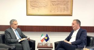 Zëvendëskryeministri në detyrë, Fatmir Limaj, takon ambasadorin e Italisë në Kosovë, Piero Cristoforo Sardi