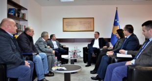 Zëvendës-kryeministri i Kosovës, Fatmir Limaj paralajmëron masa tjera për të ndihmuar prodhuesit vendor