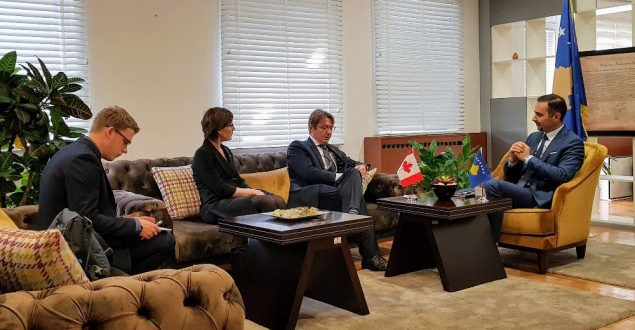 Ministri i Zhvillimit Ekonomik Valdrin Lluka, ka pritur në një takim ambasadorin e Kanadasë për Kosovë, rezidentë në Kroaci Daniel Maksymiuk