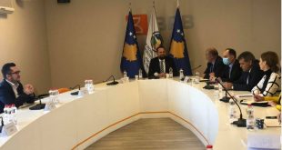 Përfaqësuesesit e bizneseve dhe deputetët e rinj të Kuvendit të Kosovës diskutojnë për daljen në treg të hapur të energjisë