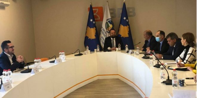 Përfaqësuesesit e bizneseve dhe deputetët e rinj të Kuvendit të Kosovës diskutojnë për daljen në treg të hapur të energjisë