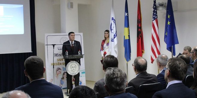 Universiteti “Kadri Zeka” me një ceremoni solemne ka shënuar 7-vjetorin e themelimit