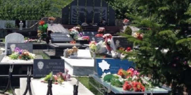 Më 1 prill të vitit 1999 serbët kanë masa kruar më shumë 60 të shqiptarë në lagjet e Gjakovës dhe 90 të tjerë Lubeniq të Pejës