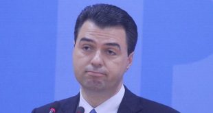 Kryetari i PD-së Lulzim Basha, shpërfillë nismën e Sali Berishës, për datën e mbajtjes së Kuvendit të partisë