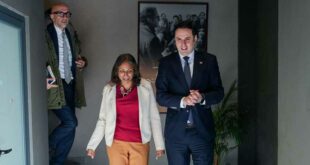 Kryetari i LDK-së Lumir Abdixhiku ftohet në takim në Ambasadën e SHBA-së dhe kritikon qeverinë Kurti