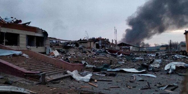 Forcat ruse kanë sulmuar me raketa një qendër trajnimit ushtarak jashtë qytetit Lviv, bazë stërvitore e NATO-s