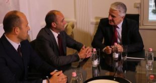 Ministri shqiptar i Shtetit dhe Diasporës, Pandeli Majko: Jemi dy shtete që përfaqësojmë një diasporë