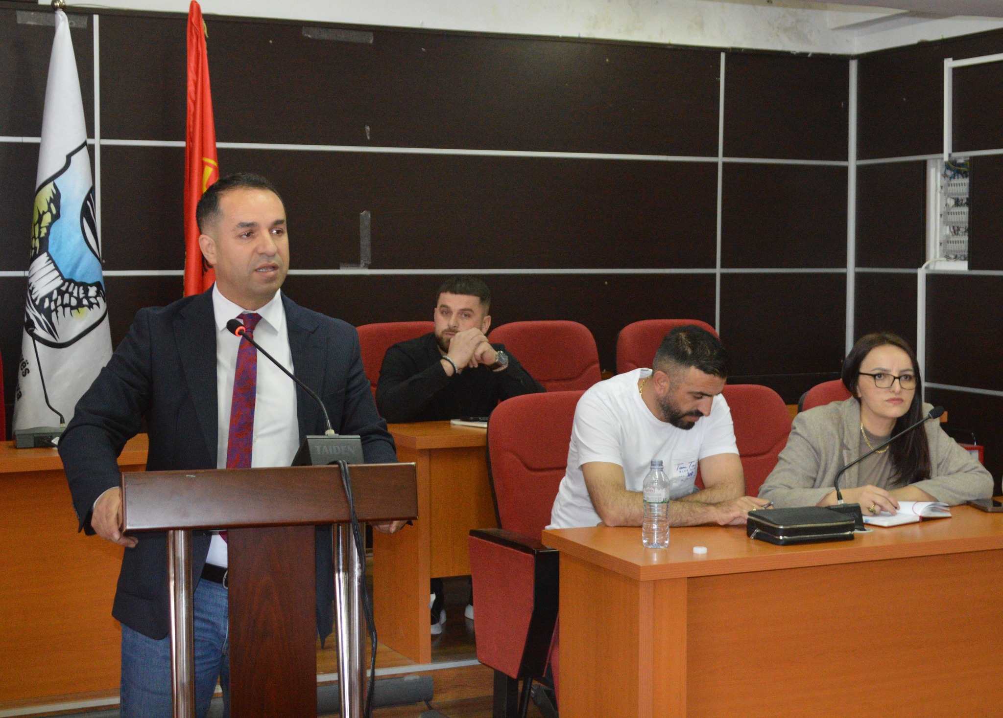U mbajt konsultim publik me qytetarë për projektin    Ndërtimi i shtigjeve përgjatë lumit Mirusha 