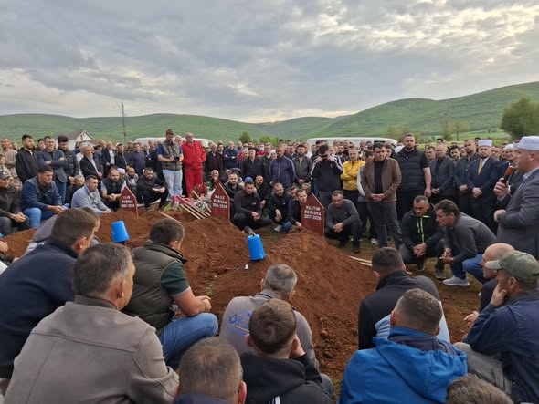 Përcillen për në banesën e fundit tre anëtarët e familjes Berisha