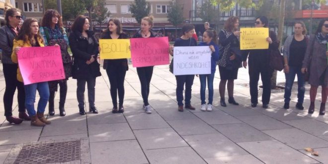 Sot u mbajt në Prishtinë marshi protestues kundër dhunës ndaj një vajze në Rahavec