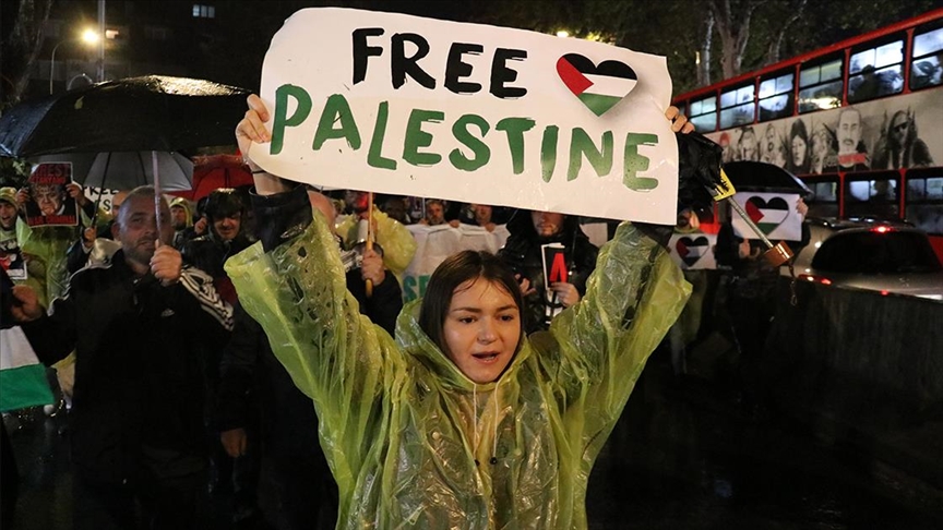 Mijëra njerëz në disa qytete evropiane kanë protestuar kundër sulmeve barbare të Izraelit  në Rripin e Gazës