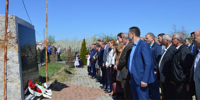 Me homazhe në vendin e masakrave dhe në varrezat e martirëve, u përkujtuar masakra e Burimit të Malishevës