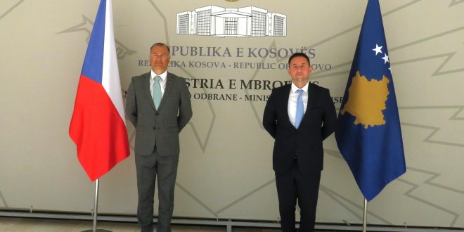 Ministri Mehaj priti në takim ambasadorin e Çekisë në Kosovë, Pavel Bílek
