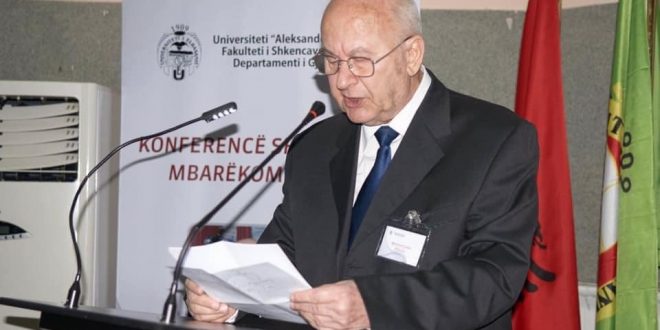 Ka ndërruar jetë në moshën 84-vjeçare, gjuhëtari i njohur shqiptar, Mehmet Çeliku