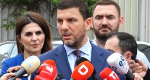 Memli Krasniqi: Kryeministri, Albin Kurti e kryetarja, Vjosa Osmani, në vazhdimësi po krijojnë kriza të panevojshme