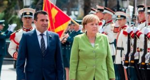 Kancelarja, Angela Merkel, sot po qëndron në Shkup për të mbështetur referendumin për emrin e Maqedonisë