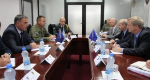Ministri i FSK-së Haki Demolli priti në takim zyrtar një delegacion të NATO-s