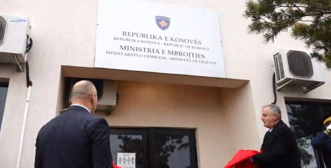 Ministria e Forcës së Sigurisë së Kosovës nga dita e sotme edhe zyrtarisht do të quhet Ministria e Mbrojtjes