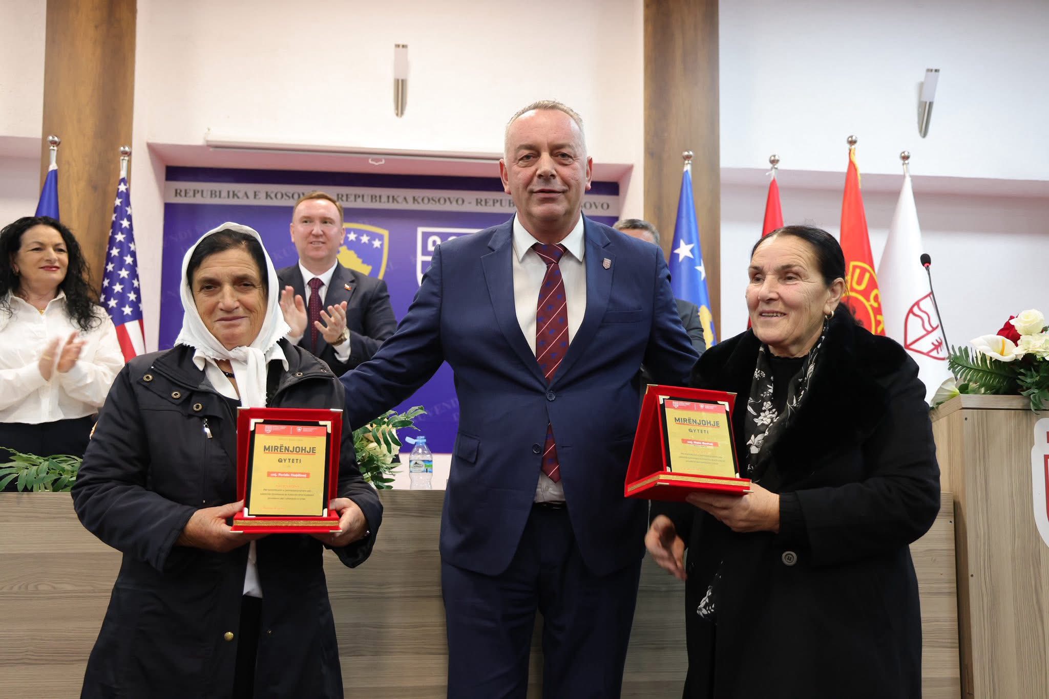 U mbajt Seanca Solemne e Kuvendit të Komunës së Deçanit në vigjilje të 28 Nëntorit   Ditës së Madhe të Kombit Shqiptar 