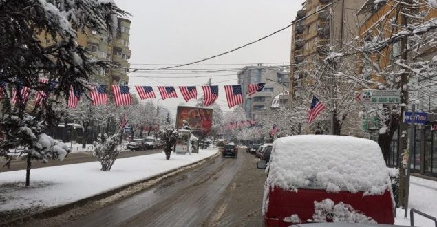 Ura mbi lumin Ibër në Mitrovicë nuk ndanë vetëm Kovën por edhe dy botë, Amerikën në jug, Rusinë në veri