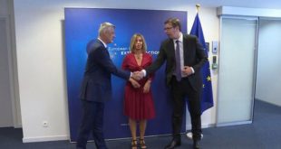 Mogherini fton në takim kryetarin e Kosovës Hashim Thaçin dhe atë të Serbisë Aleksander Vuçiq