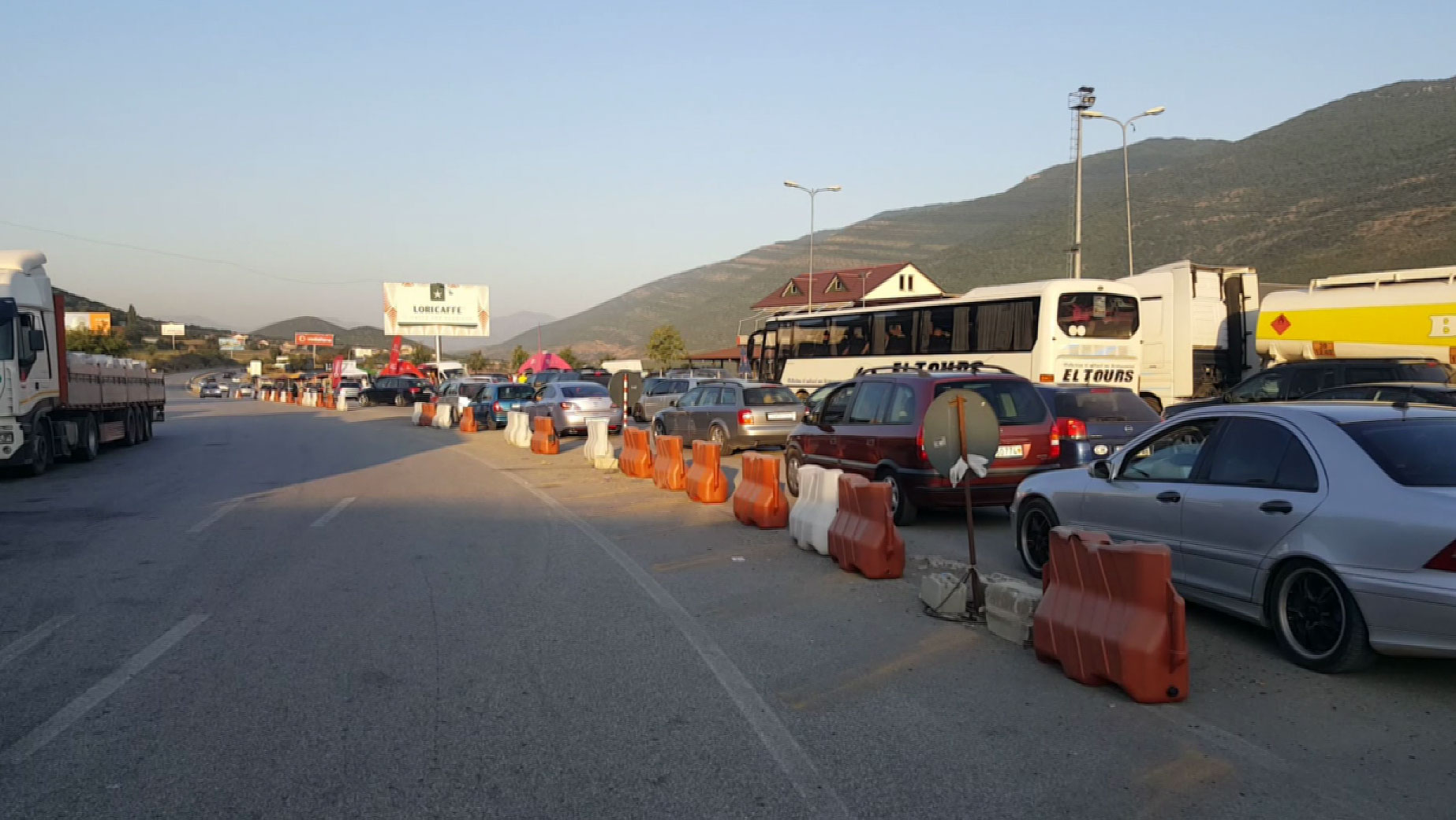 Dhjetëra mijëra turist drejt brigjeve të Shqipërisë brenda disa orëve