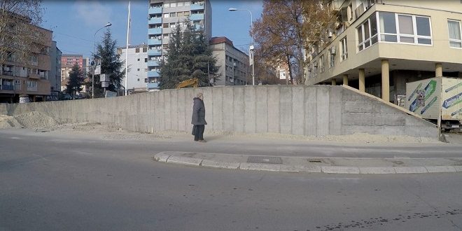 IQV: Përgjegjëse kryesore për ndërtimin e murit në Mitrovicë është BE-ja dhe Qeveria e Kosovës