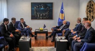 Kryeministri në detyrë i Kosovës, Isa Mustafa, ka pritur në takim përfaqësuesit e Organizatës së Veteranëve të Luftës së UÇK-së