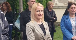 Sot para protestuesve, në Zveçan foli Natasha Aksenitijeviq, nga Autoriteti i Përkohshëm Komunal, i cili punon në sistemin serb