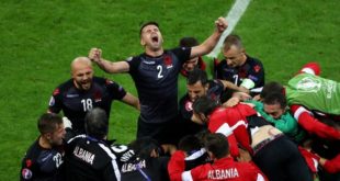 Kombëtarja kuqezi, fitore historike ndaj Rumanisë