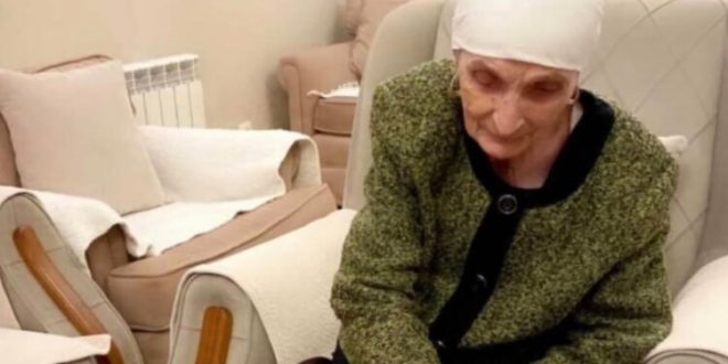Në moshën 93-vjeçare, ka ndërruar jetë, Ajshe Veseli, nëna e eprorit të lartë të UÇK-së, Kadri Veseli