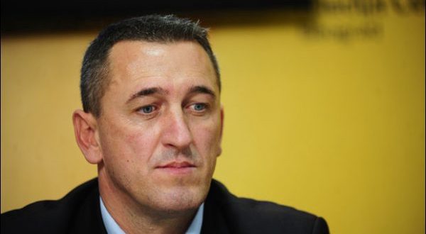 Nenad Rashiq, është politikani i parë dhe i vetëm serb që ka kandiduar për kryeministër të Kosovës në zgjedhjet e 6 Tetorit