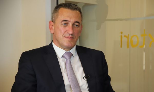 Kushtetuesja rrëzon zgjedhjen e nënkryetarit serb të Kuvendit  shpërthen debati për përfaqësimin e pakicave